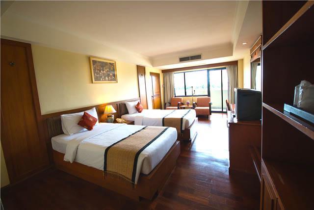 Chakungrao Riverview Hotel Kamphaeng Phet Exterior photo